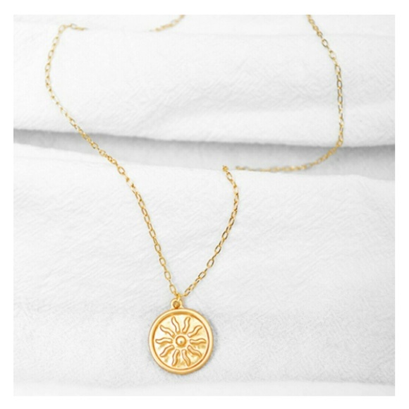 🍉🌞Gold Sun Medallion Necklace🍉💛 - Picture 1 of 6
